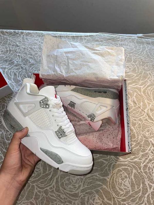 Jordan_4_Retro_White_Oreo R.37.5