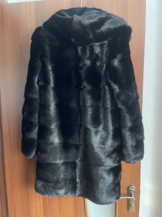 Продам норкову шубу
