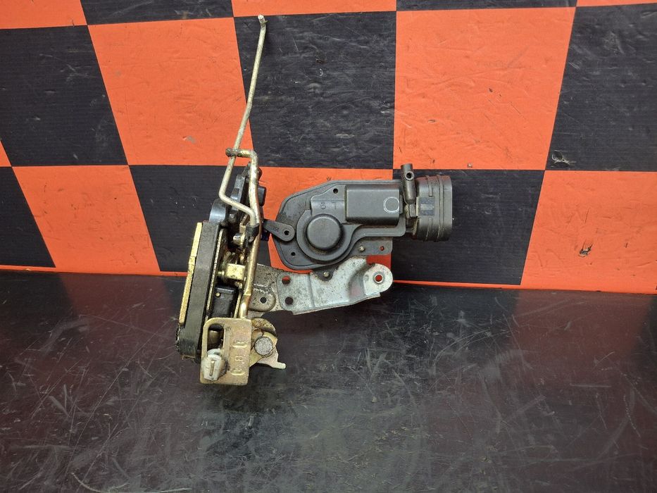 Fechadura / fecho porta frente esquerdo TOYOTA Dyna Chassis (KD_, LY_,