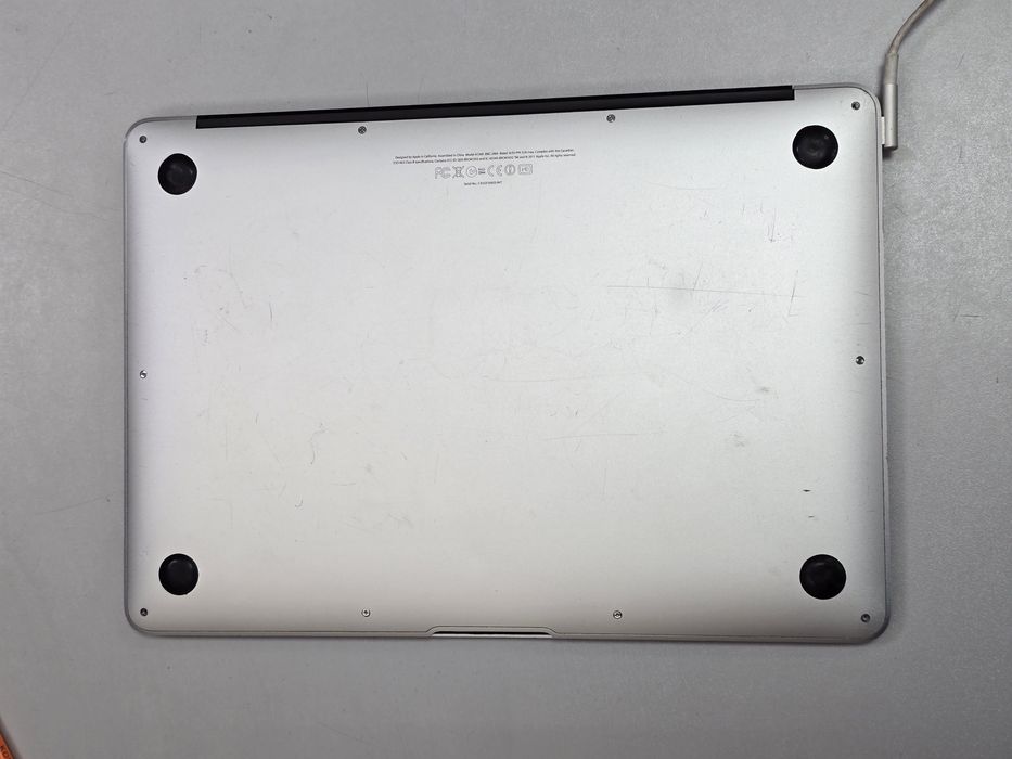 Apple MacBook Air 13 2011 A1369