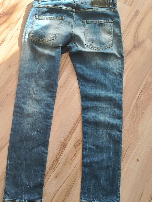 DSQUARED2  wloskie jeansy