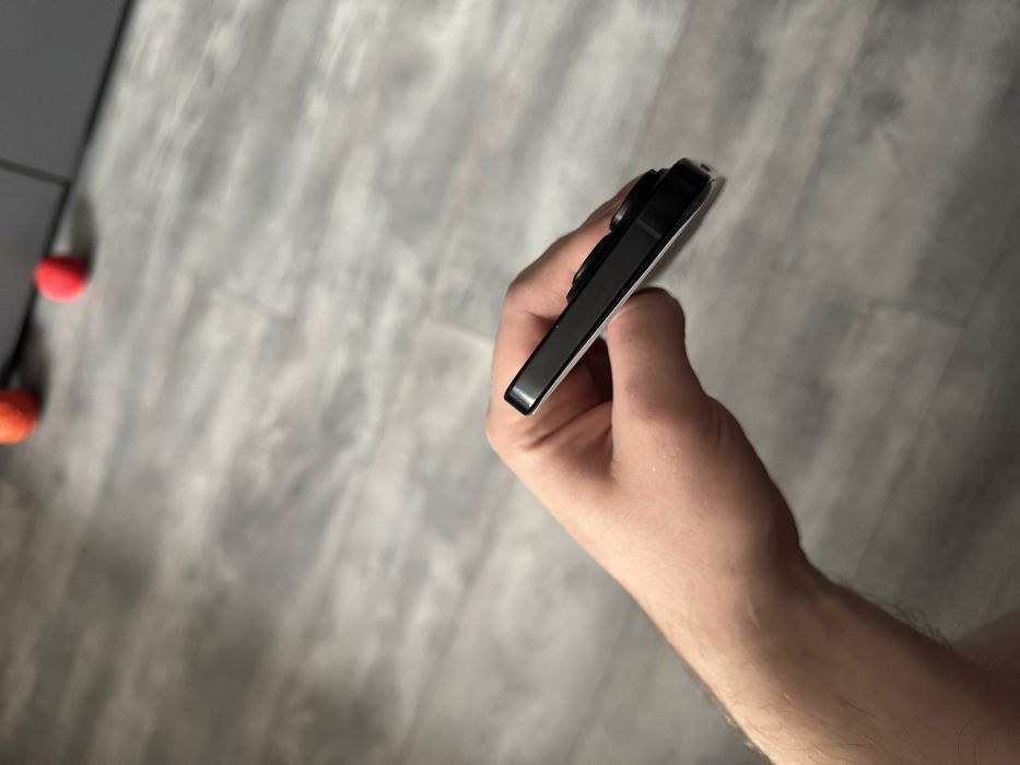 Iphone 16 pro 128gb black titanium