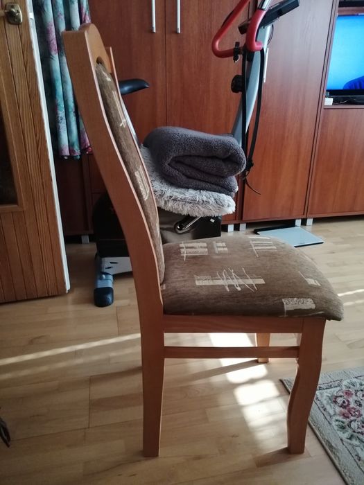 Krzesła 6 sztuk.