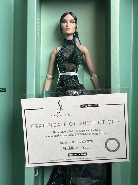 Integrity Toys x Sachika Amirah Majeed Amirald Allure NRFB Meteor