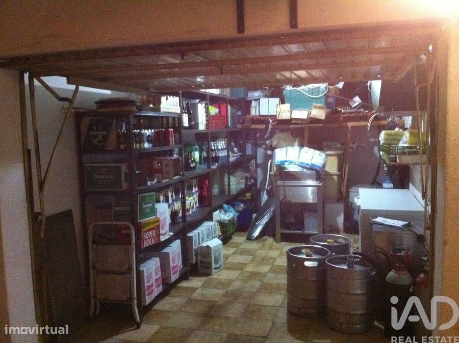 Loja / Estabelecimento Comercial em Albufeira e Olhos de Água de 118,0