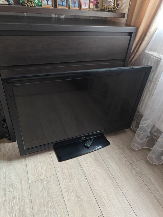 Телевізор LG 42LS340T-ZC