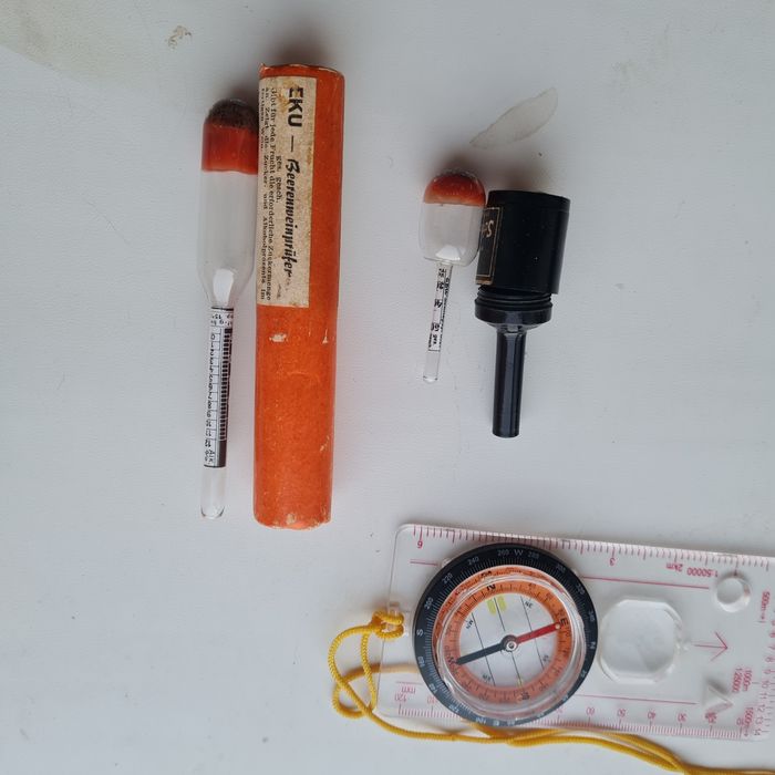 Спиртометри  для пива , шнапса ,горілки, ваги ,термометр.