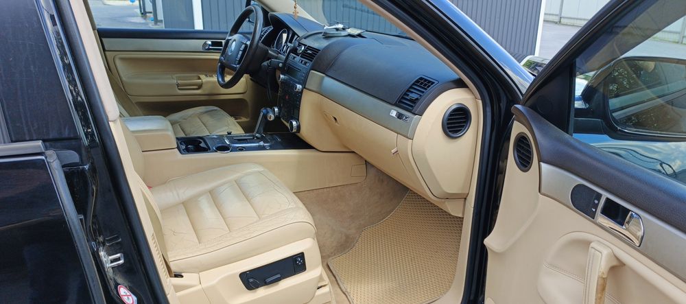 Продам машину Volkwagen 2.5 TD