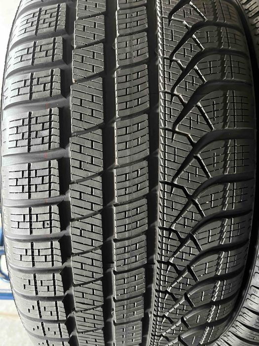 275/35/20+245/40/20 R20 Pirelli PZero Winter * 4шт зима