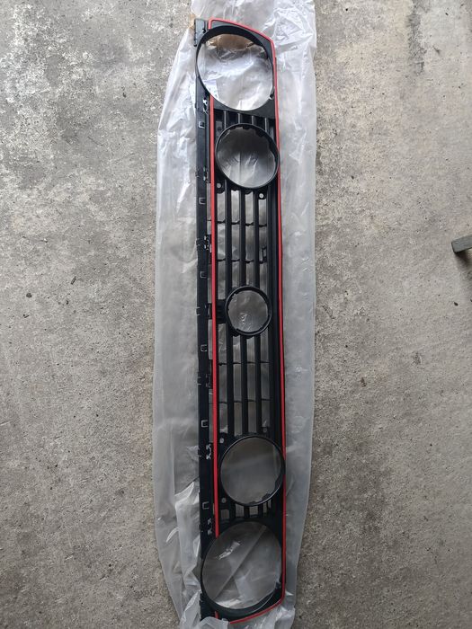 Grill vw golf 2 gti czerwony pasek