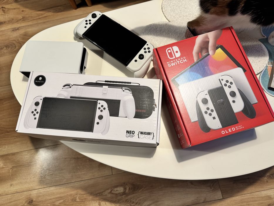 Nintendo Switch Oled zestaw Skull&Co