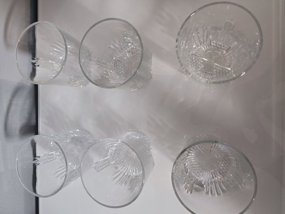 Conjunto whisky. Garrafa e 6 copos trabalhados