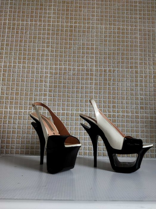 босоножки стрипы