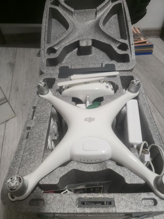 Dron dji phantom 4