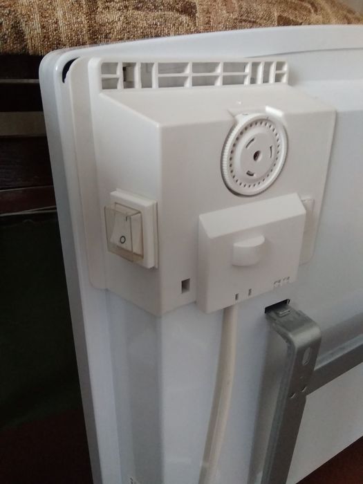 Конвектор Настінний Електричний AEG 1.0 кВт модель WKL 1003 S