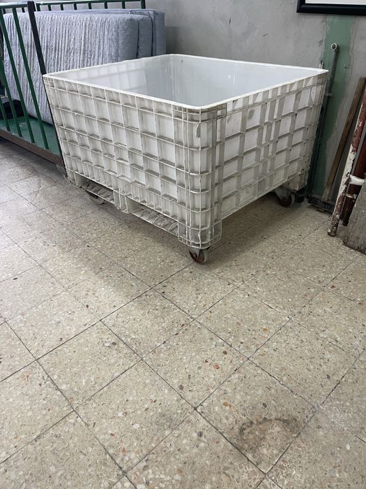 Carrinhos em plastico