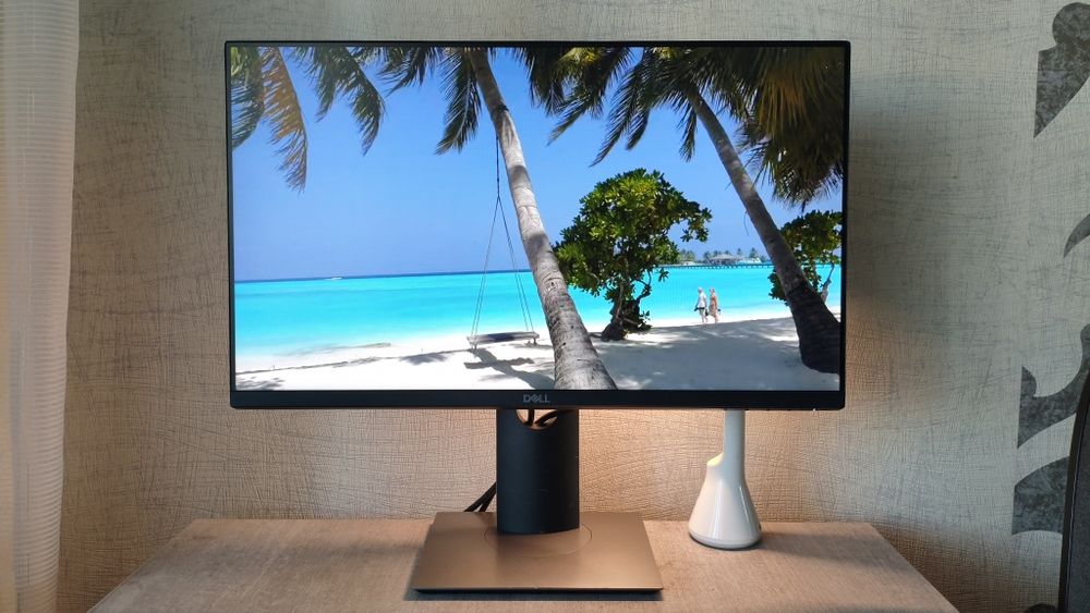 Монітор 23" Dell P2319H Black. Стійка з регулюванням висоти і кута.