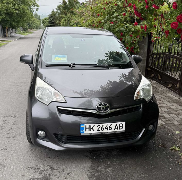 Продаж власної Toyota Verso S 2011р. хетчбек сірий колір 1,33л бензин АКПП гаражне зберігання
