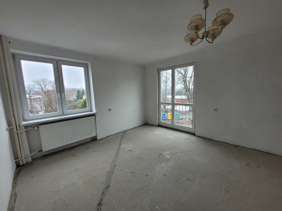 Sprzedam Mieszkanie z murowanym Garażem w  Klimontowie