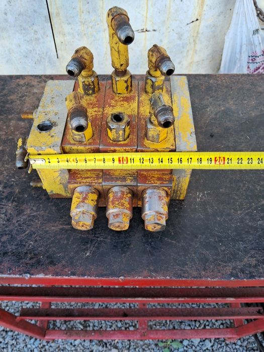 Гідророзподільник