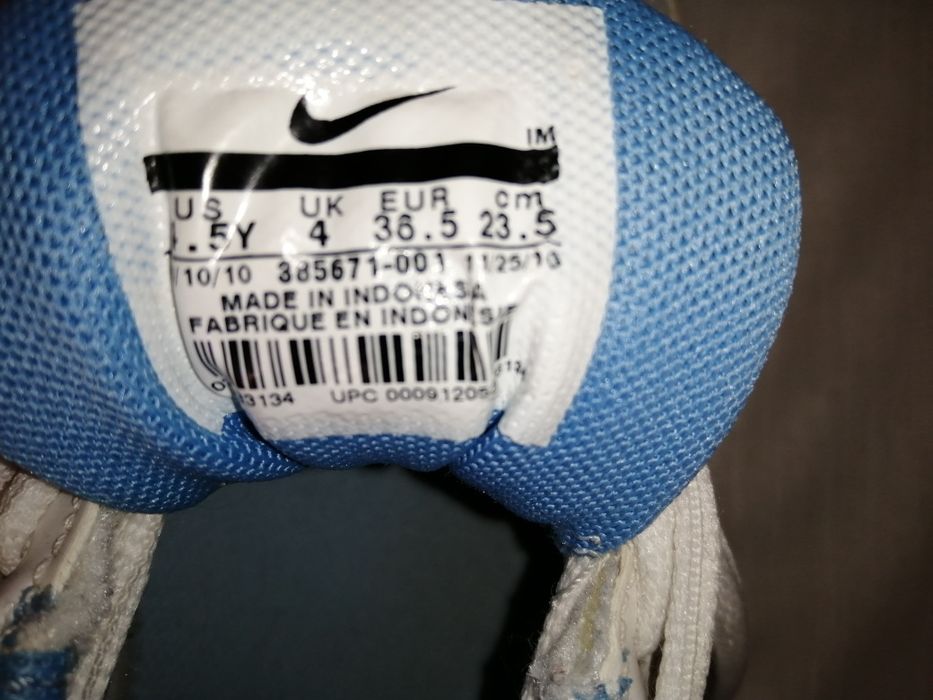 Buty Nike sportowe r 36,5 wkł 23,5