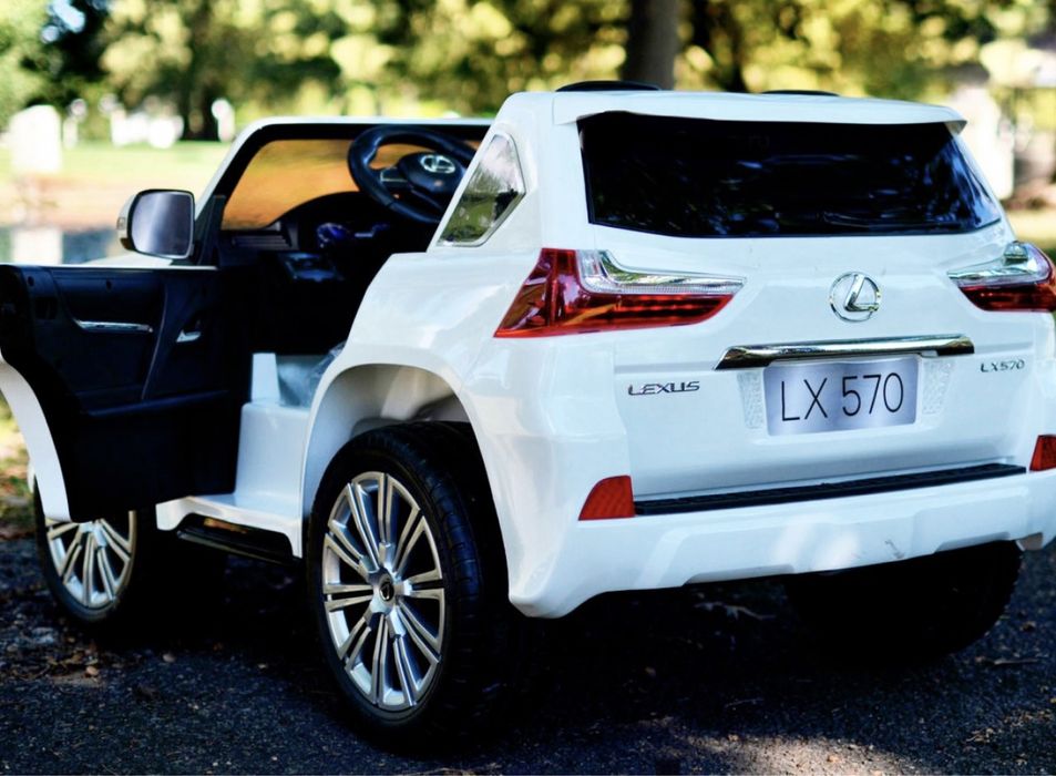 Децкий электромобиль с пультом Лексус  полноприводный двухместный.