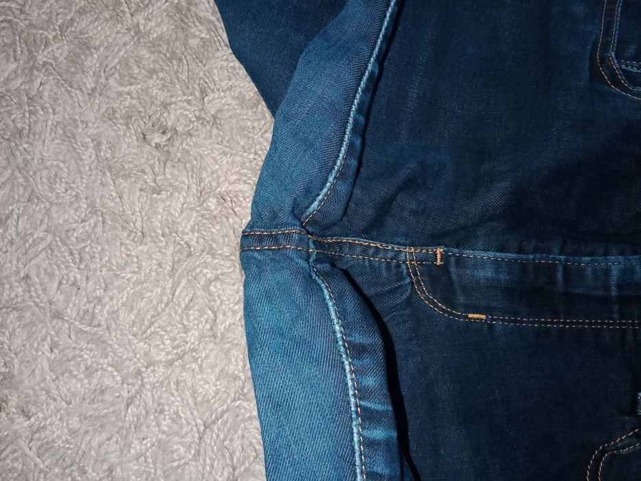 Jeansy, rozmiar 28, 712 slim ze stretchem firmy Levi's z dużym E