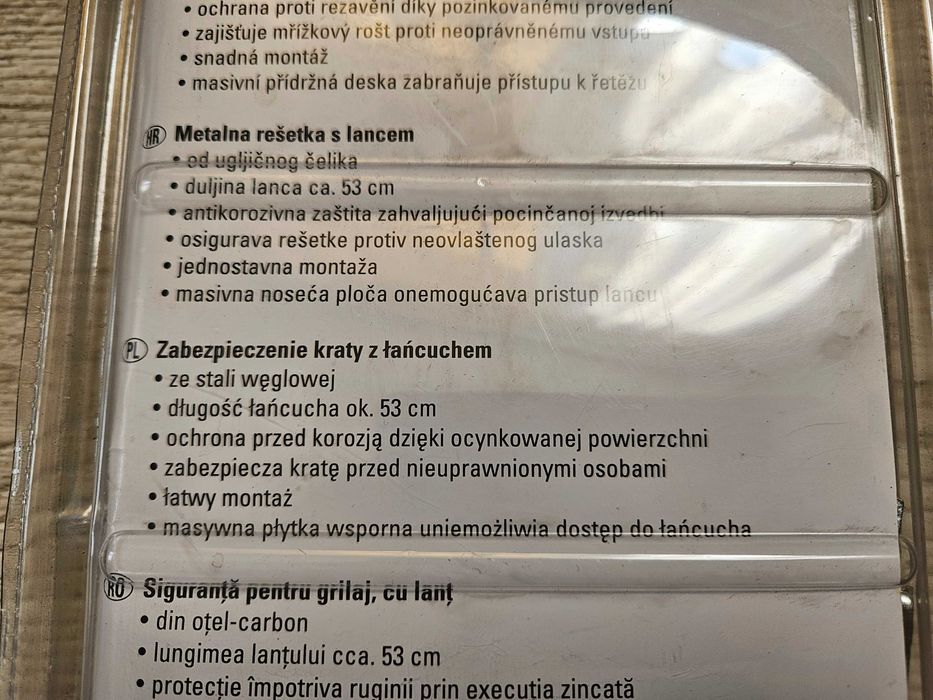Mechanizm zabezpieczenia okna lub włazu dachowego