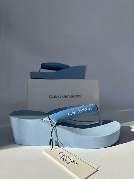 Жіночі шльопанці/вєтнамки Calvin Klein