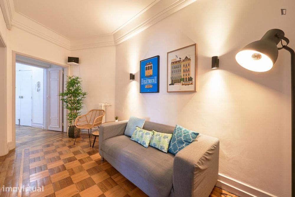 Quarto - localizado em Marquês de Pombal Lisbon