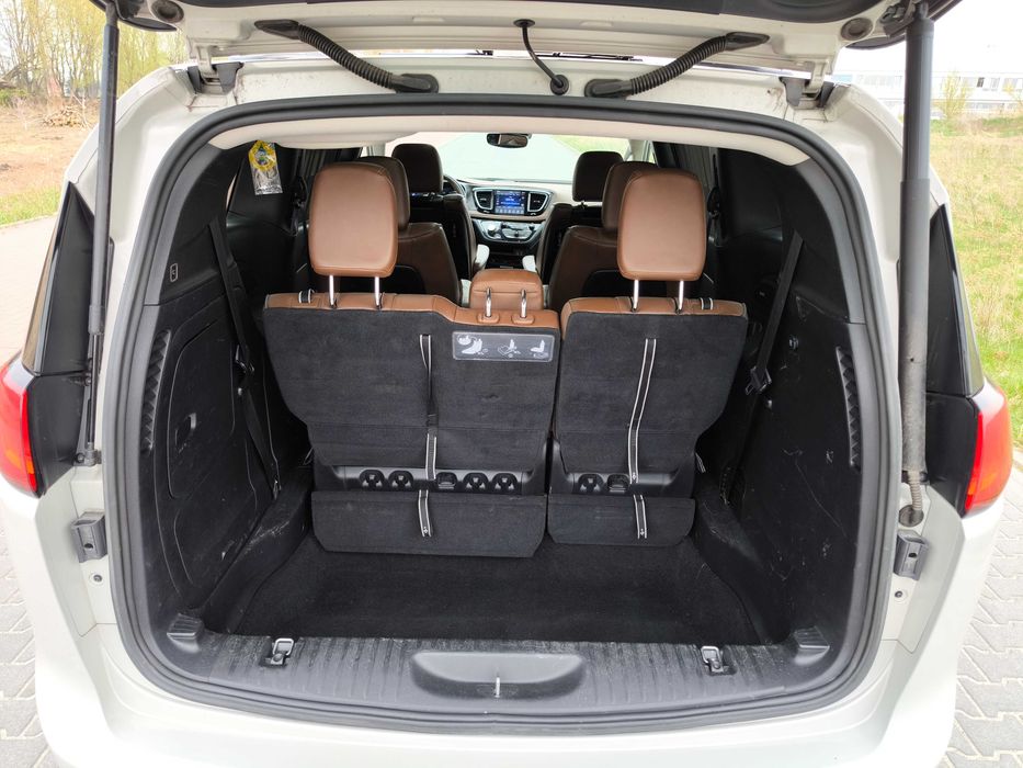 Wypożyczę, wynajmę minivan Chrysler Pacifica Hybryda 7 osób + opcjonalnie BOX 600 L