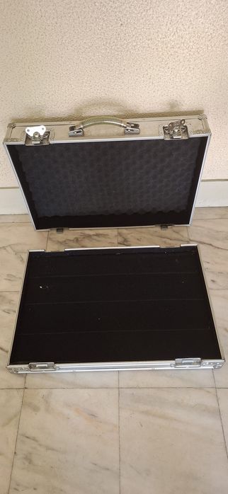 ROCKCASE by Warwick para pedais