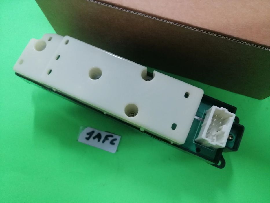 Botões Interruptor de comando dos vidros Mitsubishi L200 K74 MR732119