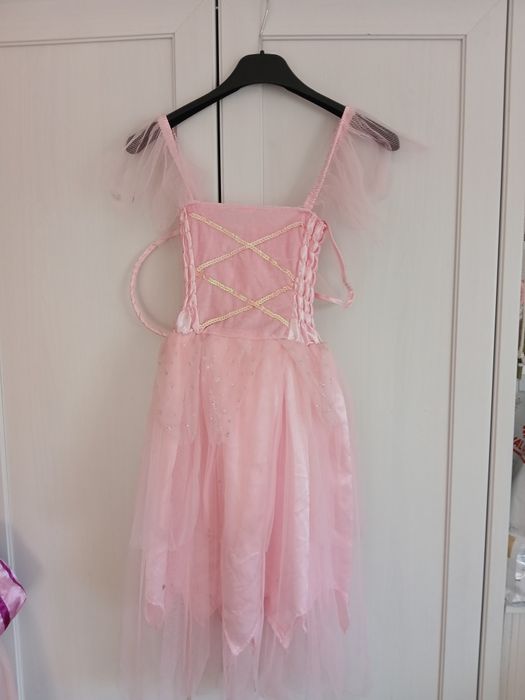 Piękna sukienka do przebrania na 5-7 lat