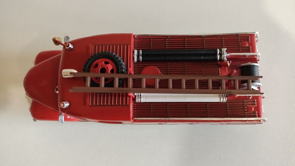 Model: Samochodu EBRO B45. Skala 1:43.