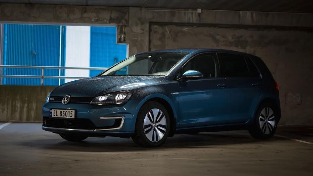 Volkswagen E-Golf 2016 рік, Шкіра, Не фарбований