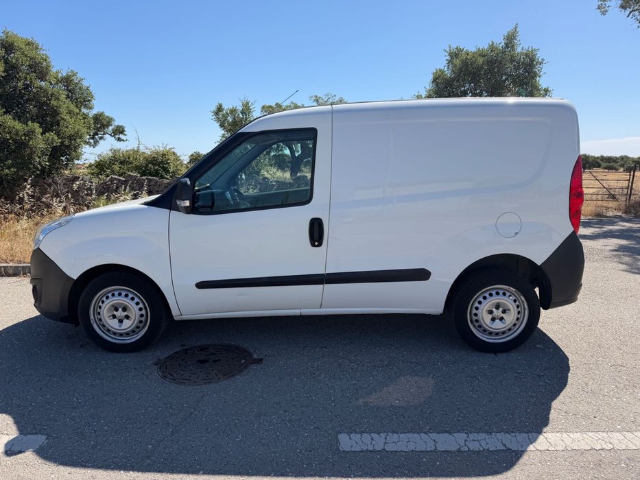 Opel Combo 2018/ IVA DEDUTÍVEL