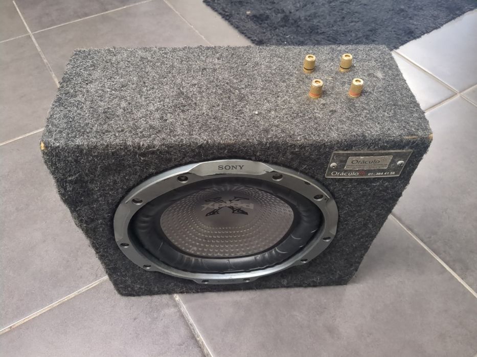 subwoofer Sony Xplod 1300w + caixa acústica
Sistema completo