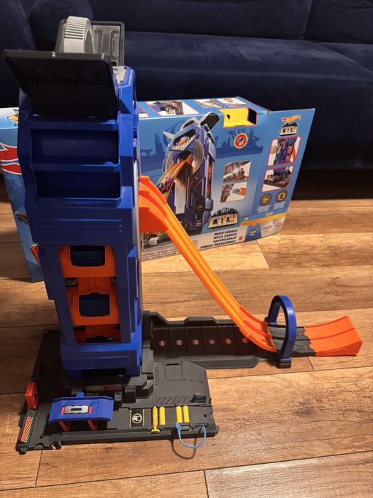 Hot Wheels City Rajdowy garaż Zestaw FTB68 Gdynia Karwiny •
