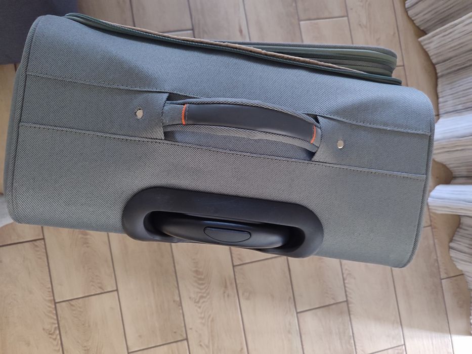 Walizka podróżna duża