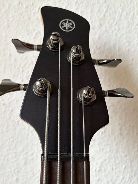 Бас Гітара Yamaha TRBX604fm