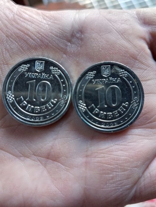 продаю монету 10 гривен