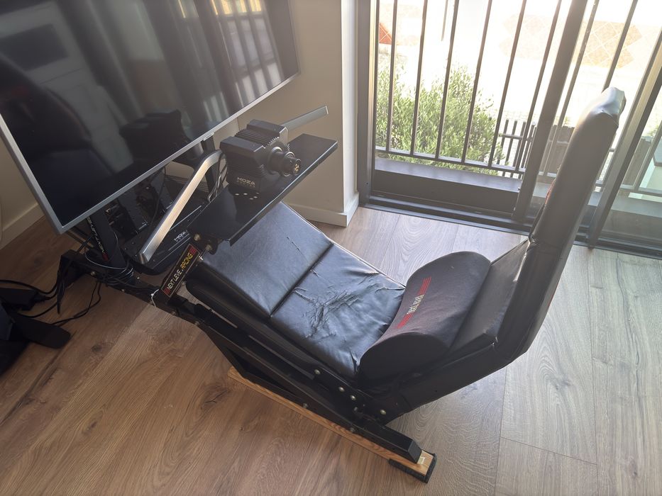Cockpit Next Level Racing F-GT + Suporte Monitor