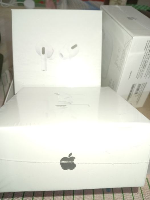 AIRPODS PRO  novos aplle
