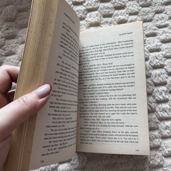 Книга англійською в оригіналі Oliver Twist Charles Dickens Collins