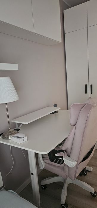 Zestaw fotel gemingowy + biurko z regulacją wysokości
