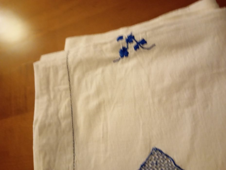 Lençol antigo branco