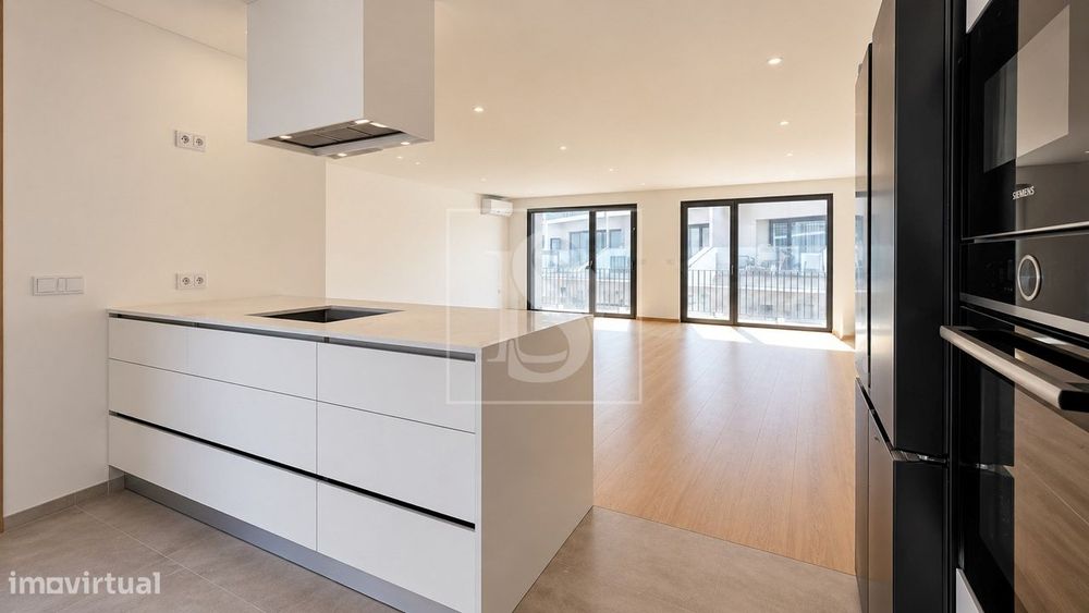 Moradia T3 Nova de Gaveto com Garagem em Frossos, Braga