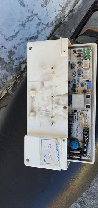 Placa electrónica e circulador