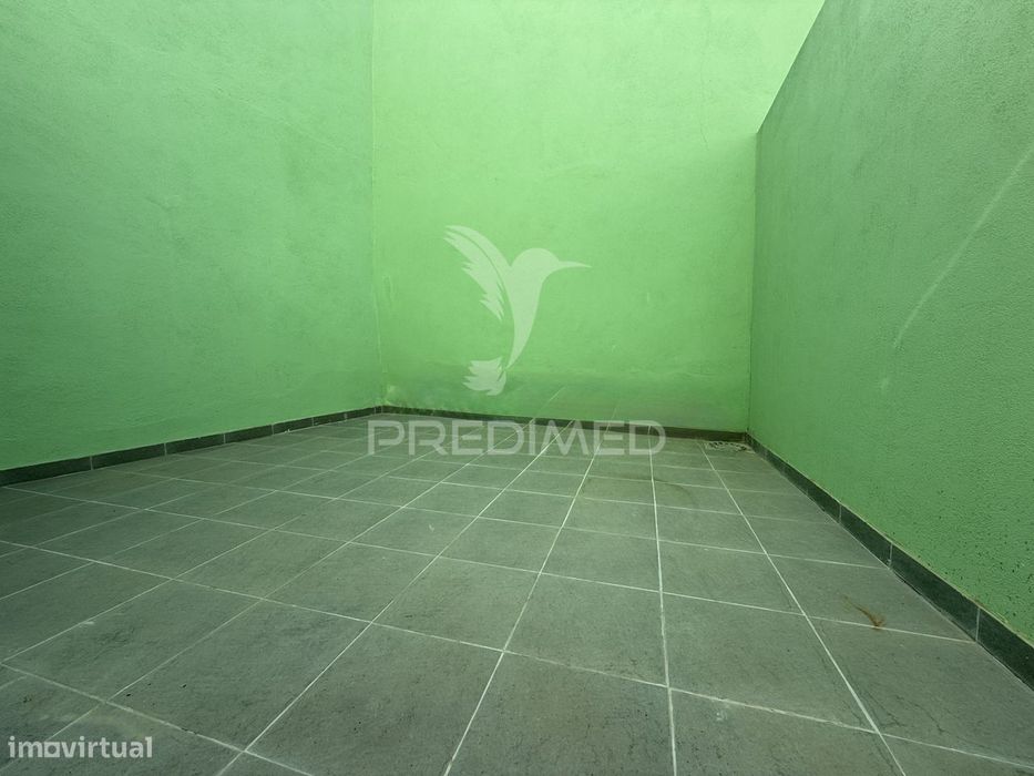 Apartamento T1 com Logradouro - Alcanena